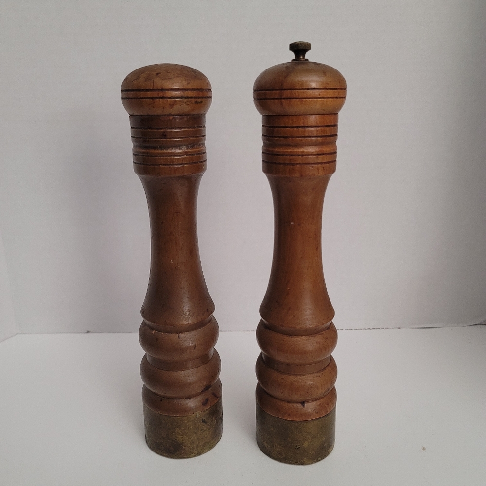 Vtg MCM Nasco salt and pepper set